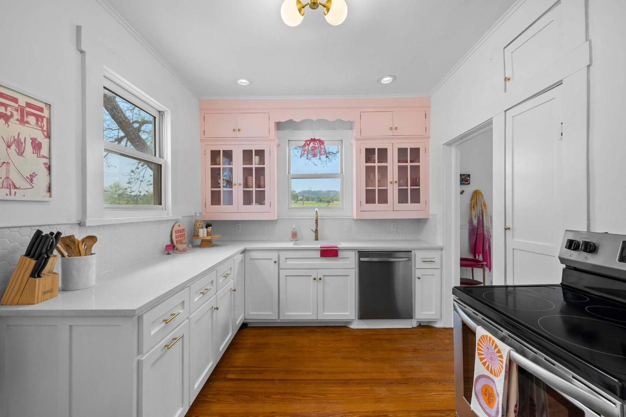 Pink Duchess - Mins To Main Hot Tub & Fire Pit Villa Fredericksburg Exterior photo