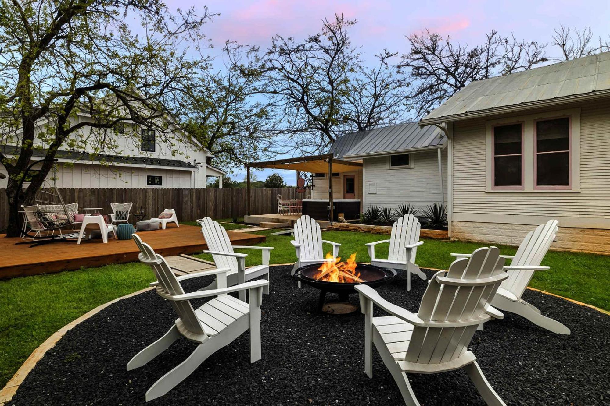 Pink Duchess - Mins To Main Hot Tub & Fire Pit Villa Fredericksburg Exterior photo